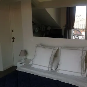 Pied A Terre With Terrazza In City Center Milán